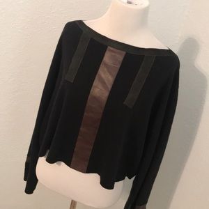 Crop top long sleeve size small!!!💕💕